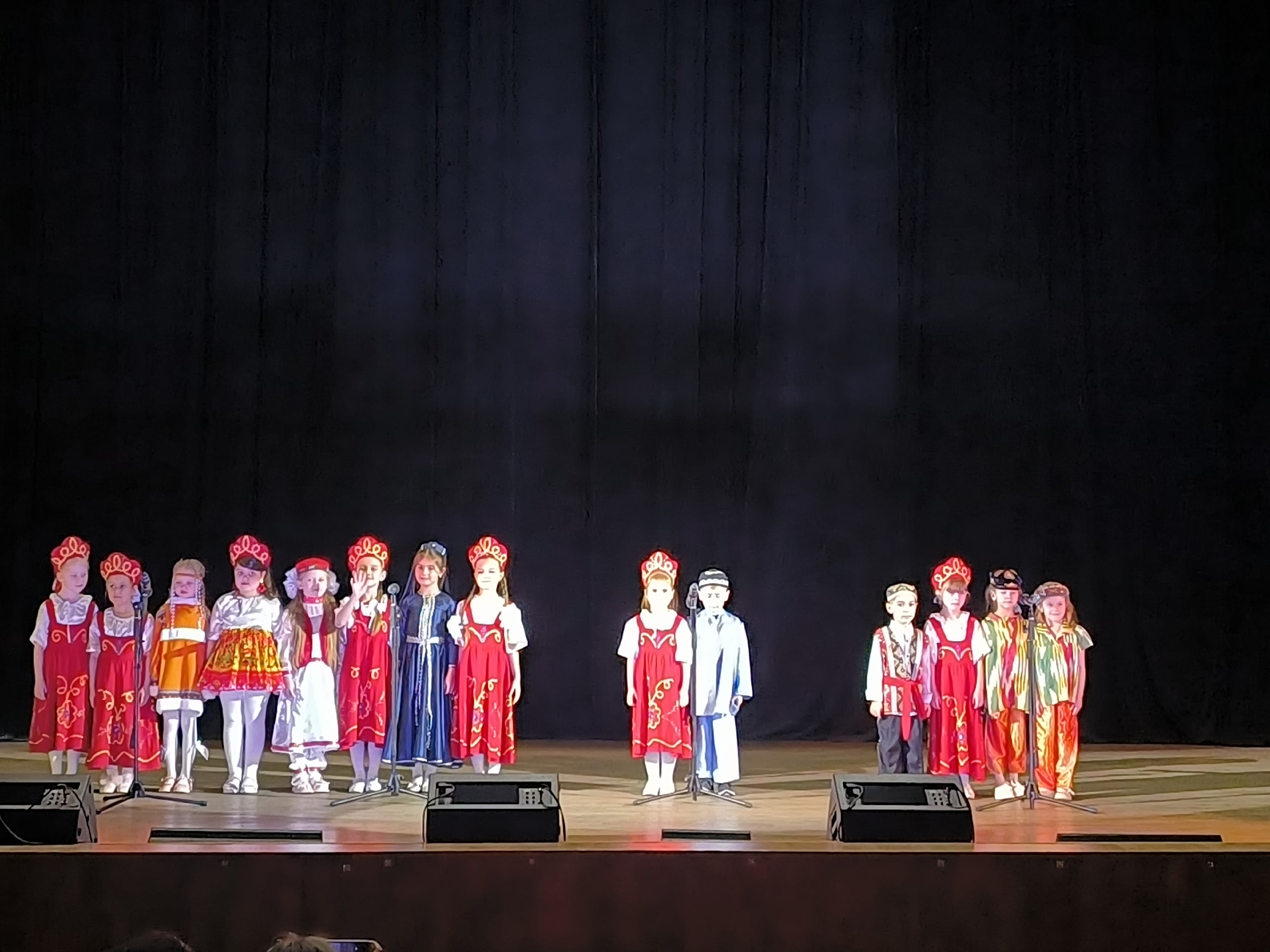 КОНЦЕРТ. В Гагарине открылся Год единства народов России